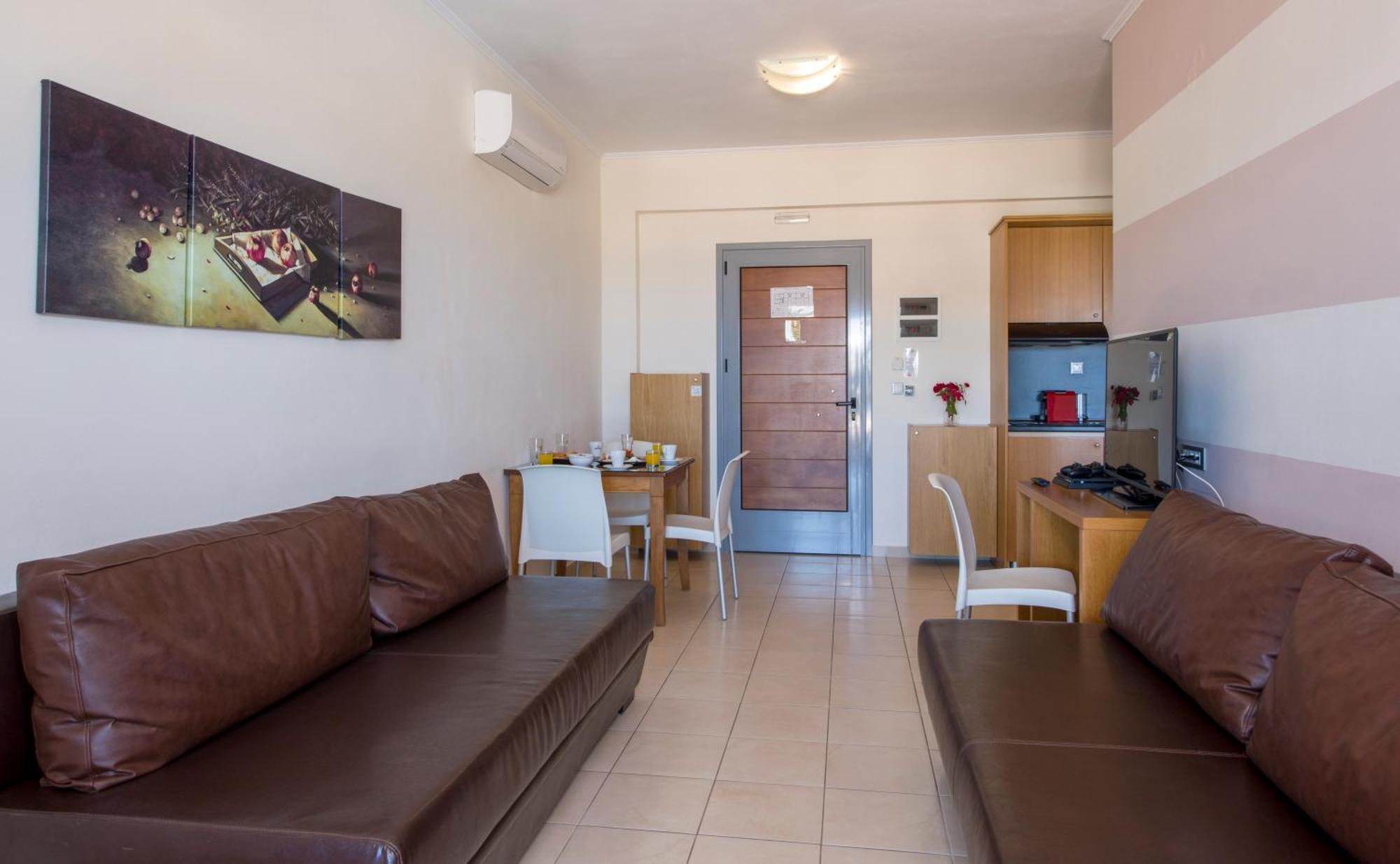 Isida Hotel Agia Marina Szoba fotó